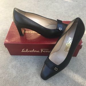 Vintage Salvatore Ferragamo pumps